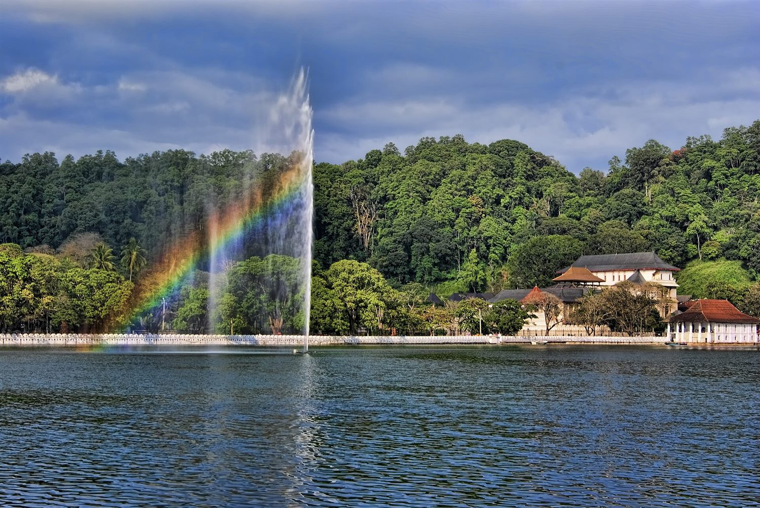 Kandy Lake with Sri Dalada Maligawa