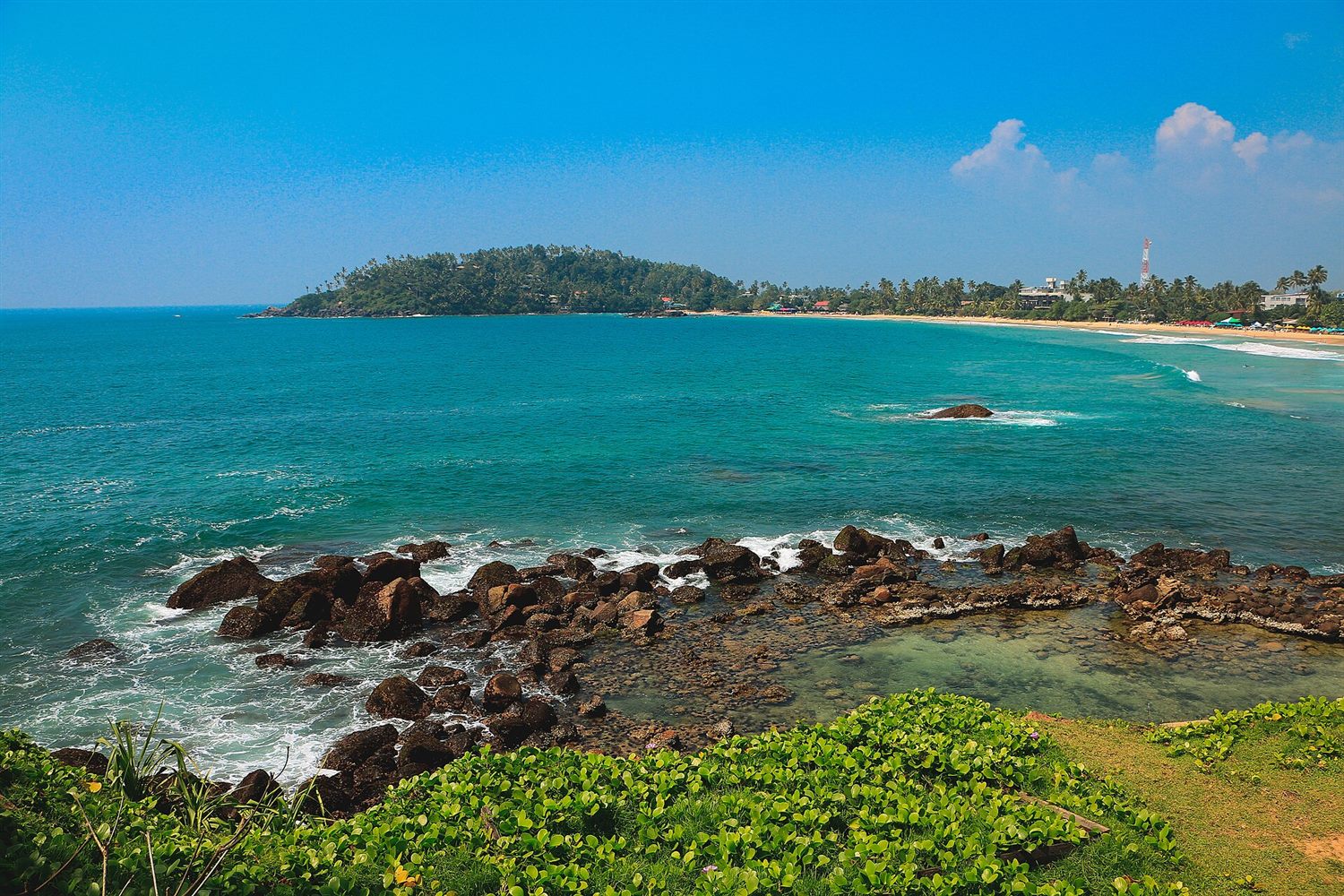 The bay at Mirissa